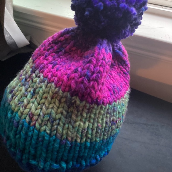 Hand Knit Chunky Hat with Pom Pom! - Picture 4 of 5
